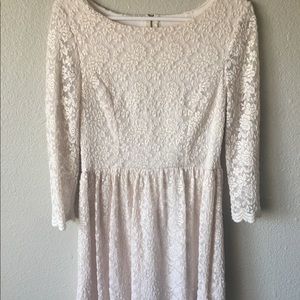 White lace quarter Sleeve Dress